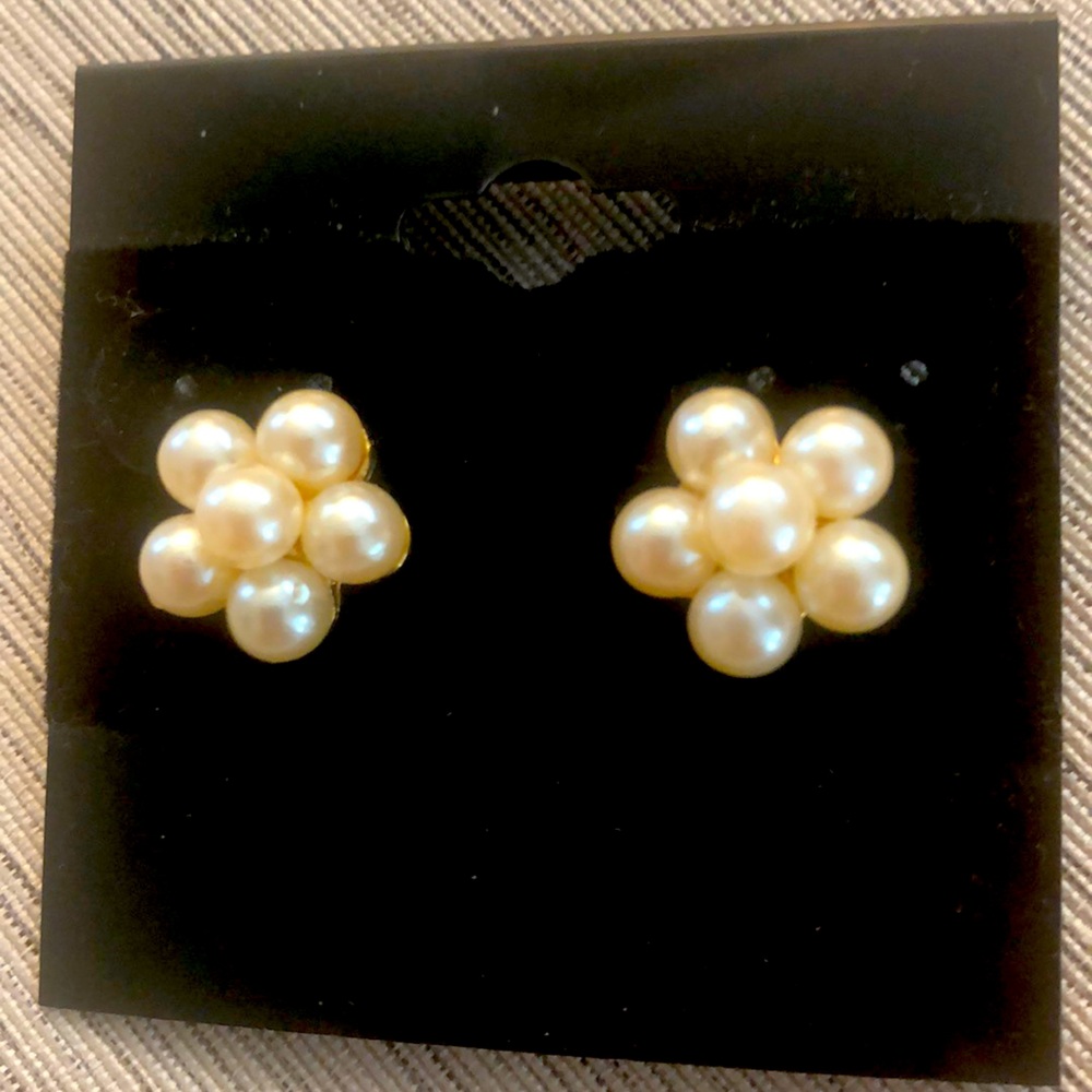 ❤️ 2/$15 Vintage pearl studs
